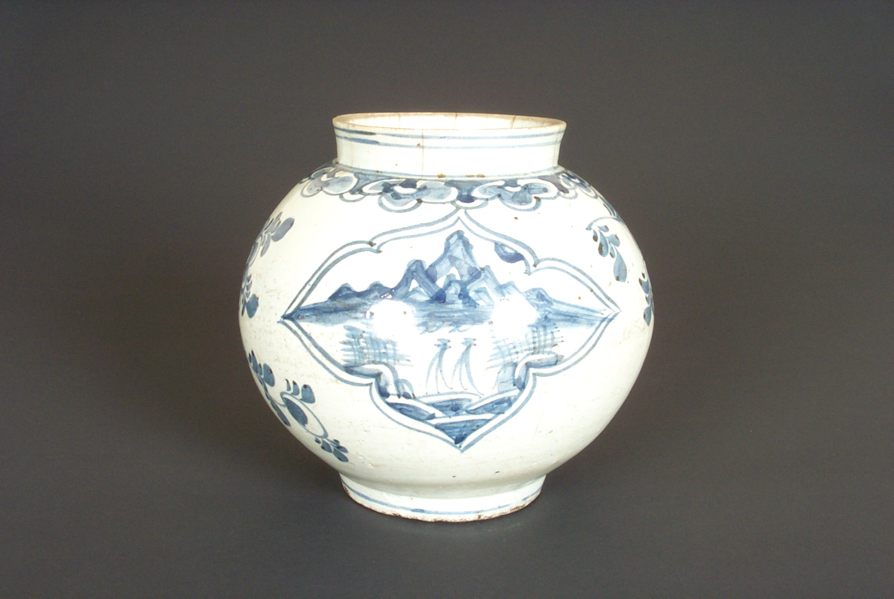 245 백자호