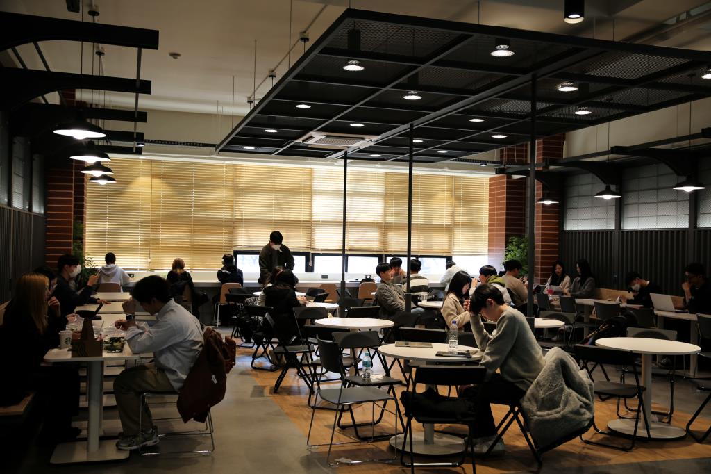 기숙사 식당∙성호관 라운지, 리뉴얼 오픈 | 아주대학교