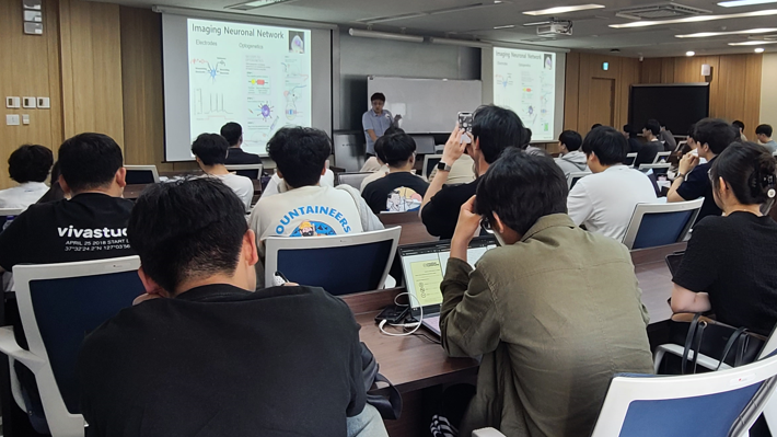 [물리학과 세미나(5월 17일)] Quantum diamond magnetometers for imaging neuronal connectivity