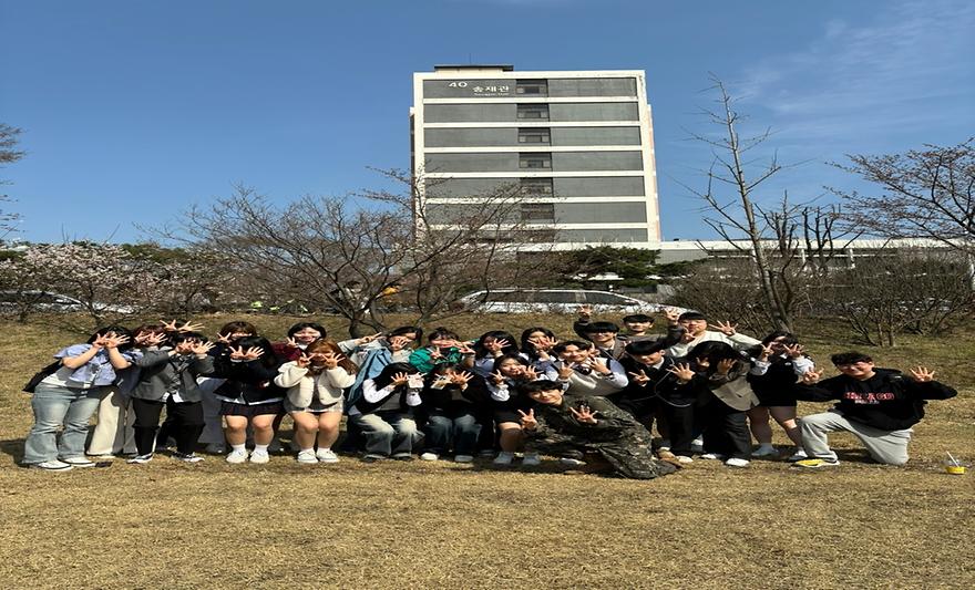 사회과학대학 만우절 행사 [사가데 마누절]